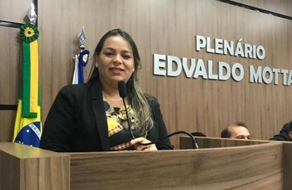 Entrevista: Vereadora Nadir Rodrigues fala sobre declaração de Dr. Ivanes, crítica de Nabor ao prefeito de Patos, processo contra Bonifácio e mudança de partido 