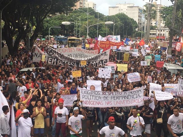 Protestos e paralisações contra cortes na educação ocorrem em todos os estados e no DF