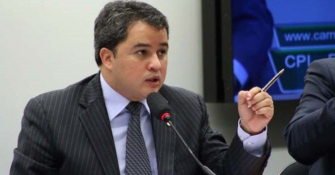 Deputado Efraim Filho defende que bancos públicos antecipem o Pasep