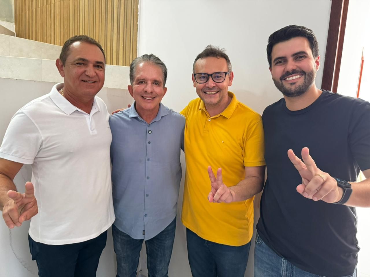 Prefeito, vice e vereadores de Santa Helena declaram apoio a Nabor para o Senado