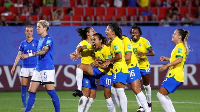 Marta supera Klose e é a maior artilheira da história da Copa do Mundo