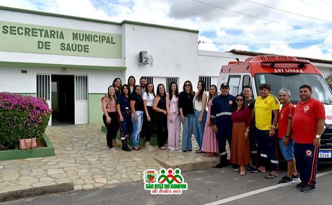 Prefeita Rosalba entrega nova Ambulância e Fardamento ao SAMU de São José do Bonfim