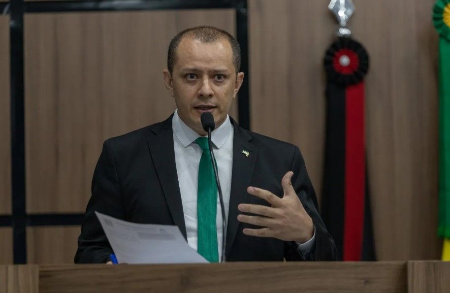 Vereador de Patos, Josmá Oliveira pede agilidade ao MP sobre suposto desvio de cofres públicos; vídeo