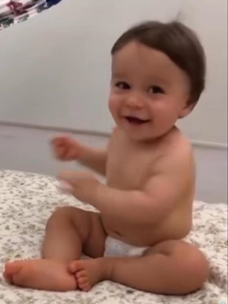 Bebê da Paraíba  viraliza na Internet ao dançar música Sala de Reboco, de Luiz Gonzaga; Veja vídeo