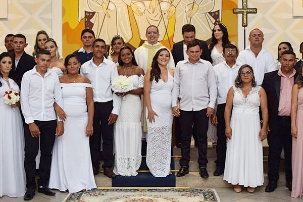 Paróquia de N. Senhora das Neves realiza casamento coletivo no Bivar Olinto, em Patos