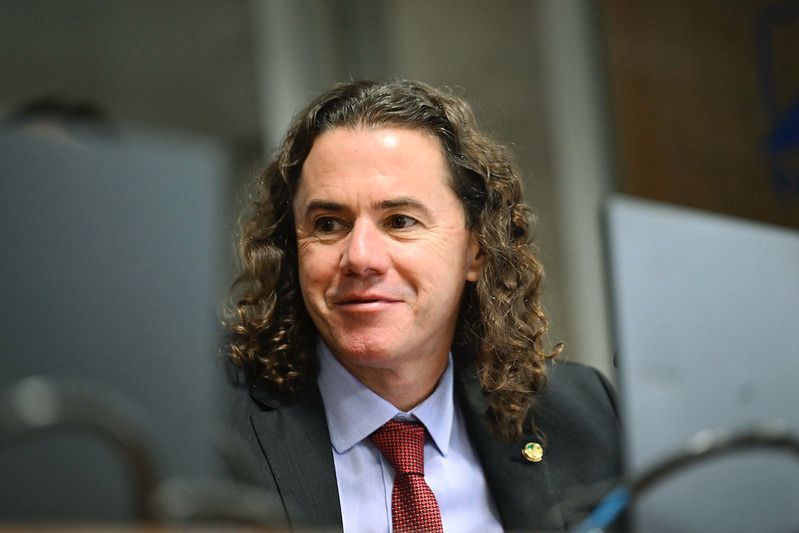 Dia do Servidor: Veneziano cita avanços que proporcionou como Prefeito de Campina Grande, Deputado Federal e Senador