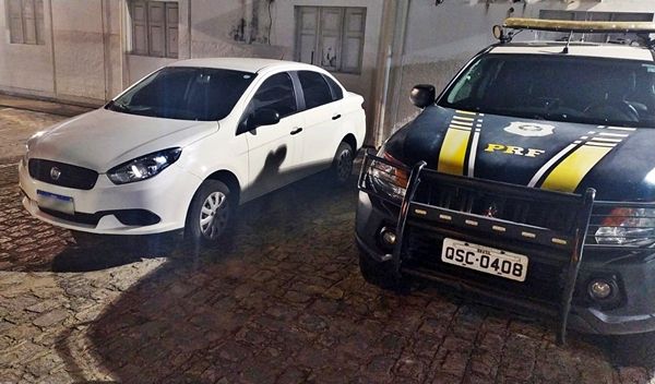 Dois veículos são recuperados pela PRF na Paraíba na última segunda-feira (16)