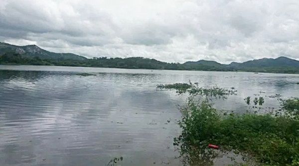 Açude de Itaporanga, Cachoeira dos Alves, começa a sangrar na manhã desta quarta (15)