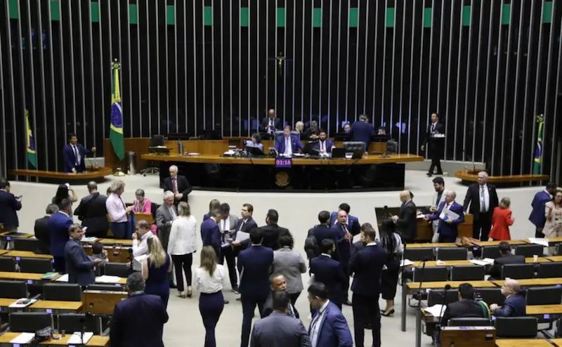Câmara aprova urgência a projeto que proíbe descontos no pagamento de aposentados