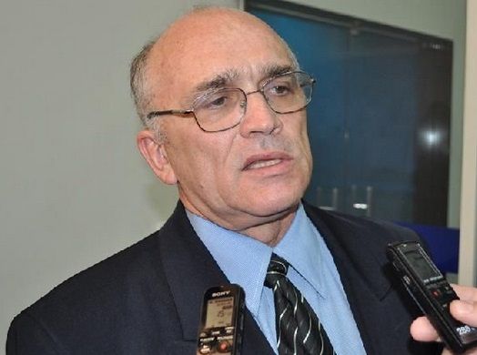 Dr. Ivanes Lacerda é eleito novo prefeito interino de Patos 