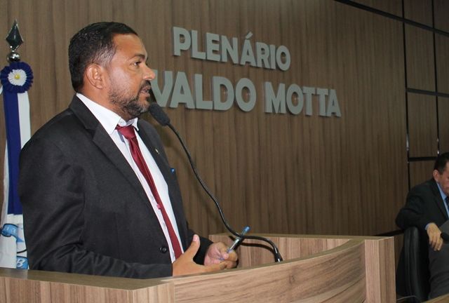 Vereador Ramon Pantera nega acordo político com prefeito interino Ivanes Lacerda; escute;