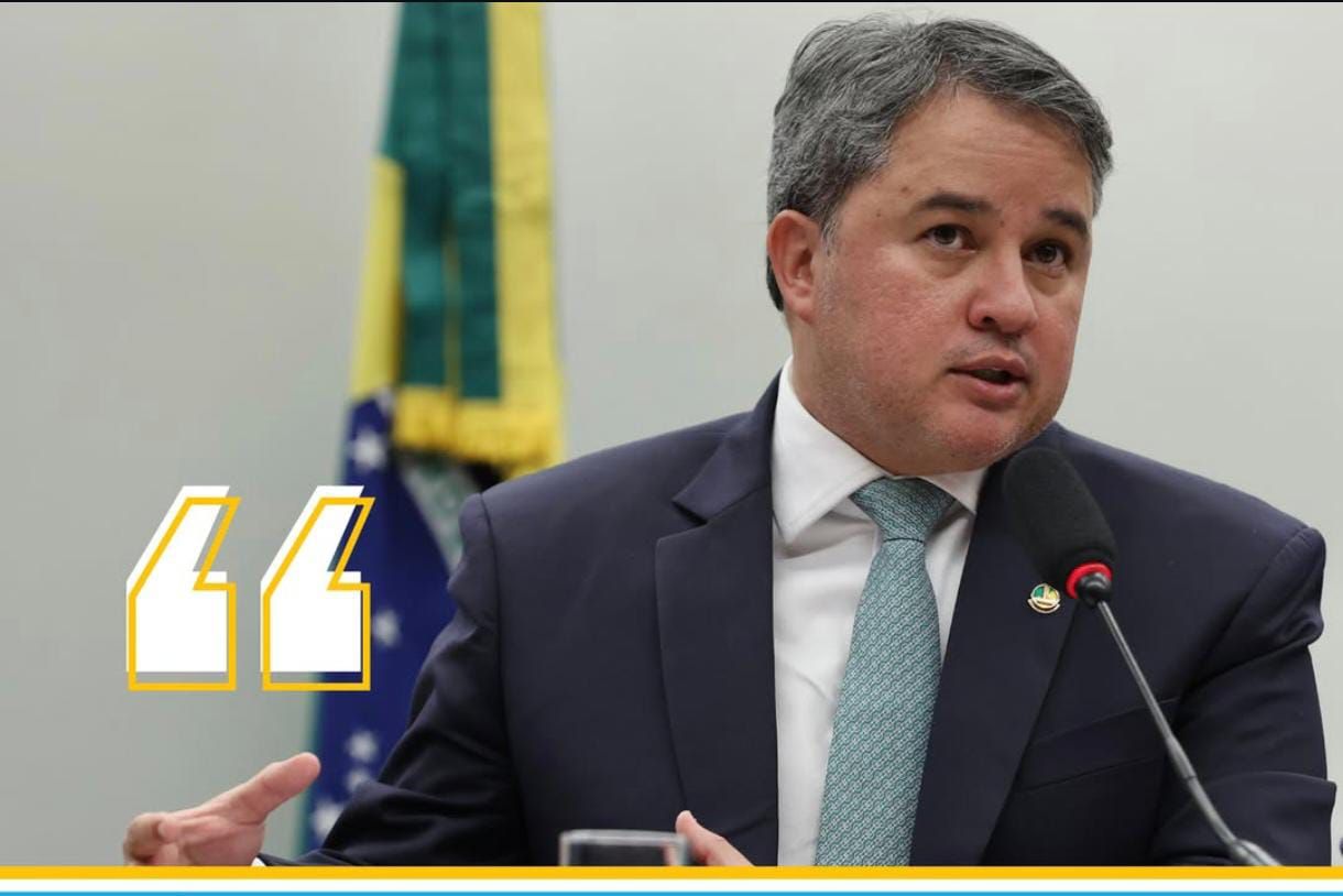 \\\'O mérito e o objetivo do projeto são reduzir os preços dos medicamentos\\\', diz Efraim Filho ao Blog sobre a instalação de farmácias nos supermercados; ouça