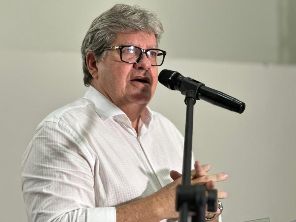 Corte de verbas não trará prejuízos para obras, diz João