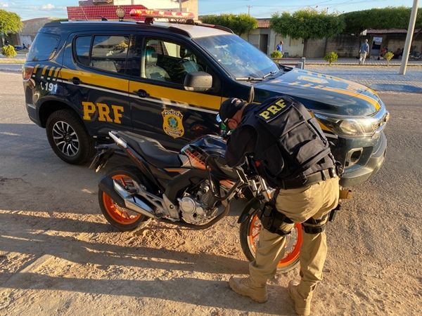 Polícia Rodoviária Federal recupera nas últimas 72h três veículos que circulavam com placas clonadas no Sertão da Paraíba