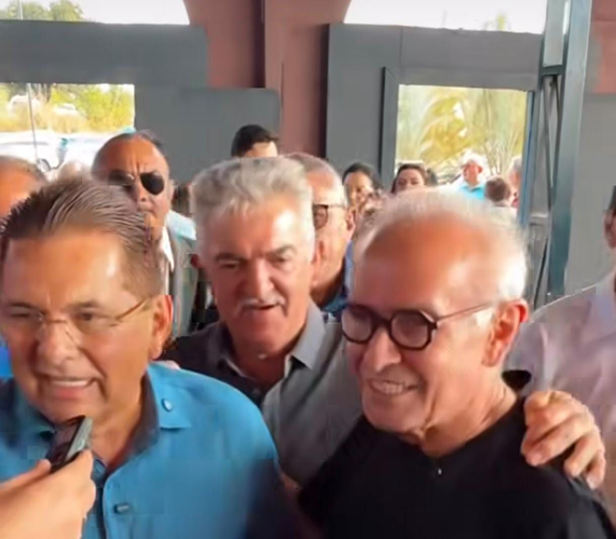 Cícero Lucena prestigia festa de Galdino e diz que conversas com os Cunha Lima estão avançadas, rebateu críticas de Aguinaldo Ribeiro; ouça