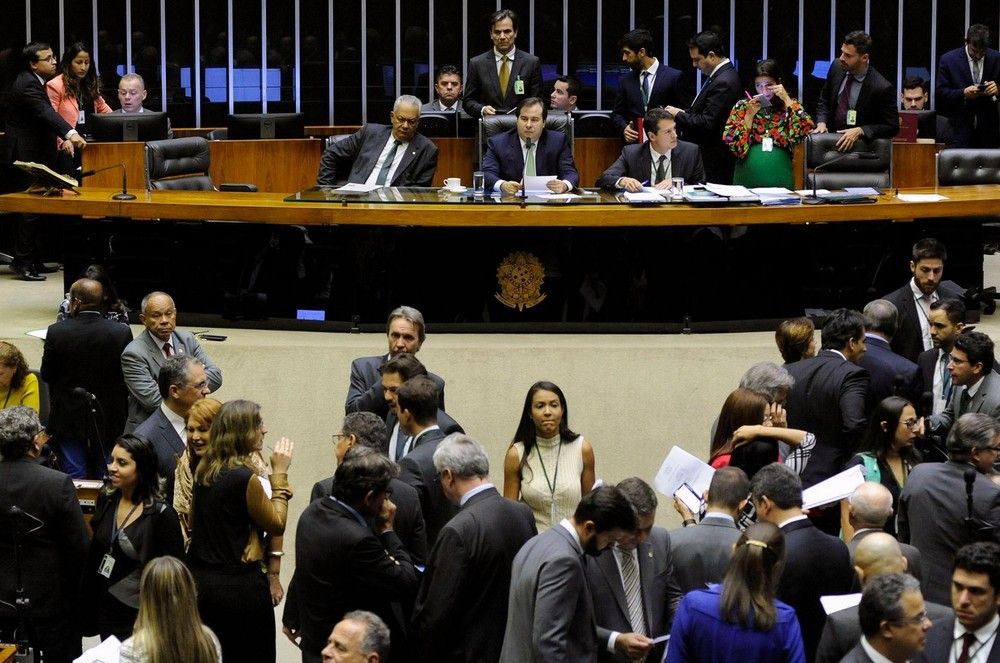 Câmara aprova isenção do pagamento da conta de luz para famílias de baixa renda