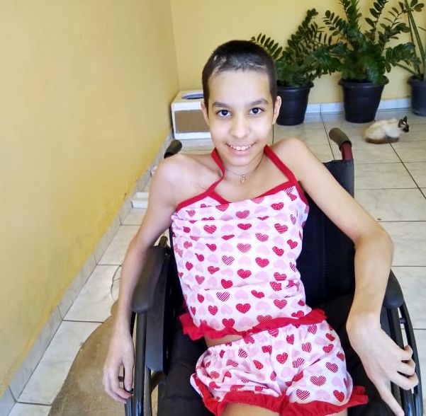 Após 50 dias da cirurgia da pequena Maísa, de Matureia, ela tem melhora substancial e não sente mais dores; veja 