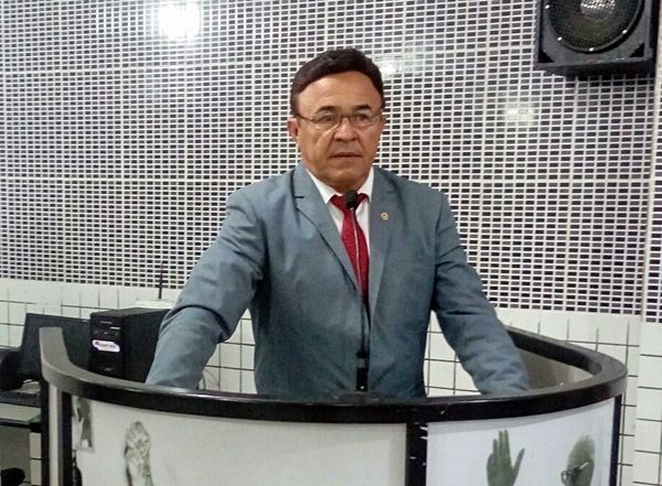 Após romper com prefeito Arimatéia Camboim, Pedro Sopa declara apoio ao grupo de Zé Afonso; ouça