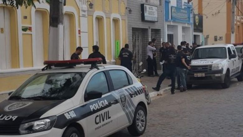 Polícia cumpre mandados contra suspeitos de tráfico na PB e em PE