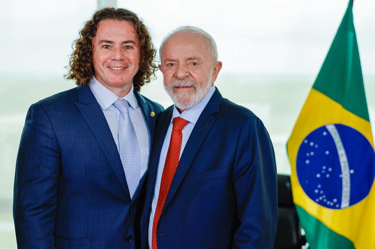 Com articulação de Veneziano, Governo Federal libera ônibus escolares, creches e escolas para vários municípios paraibanos