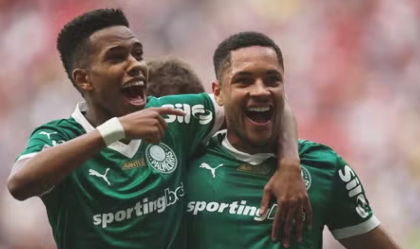 Vitor Roque marca pela primeira vez, e Palmeiras vence o Vasco e lidera