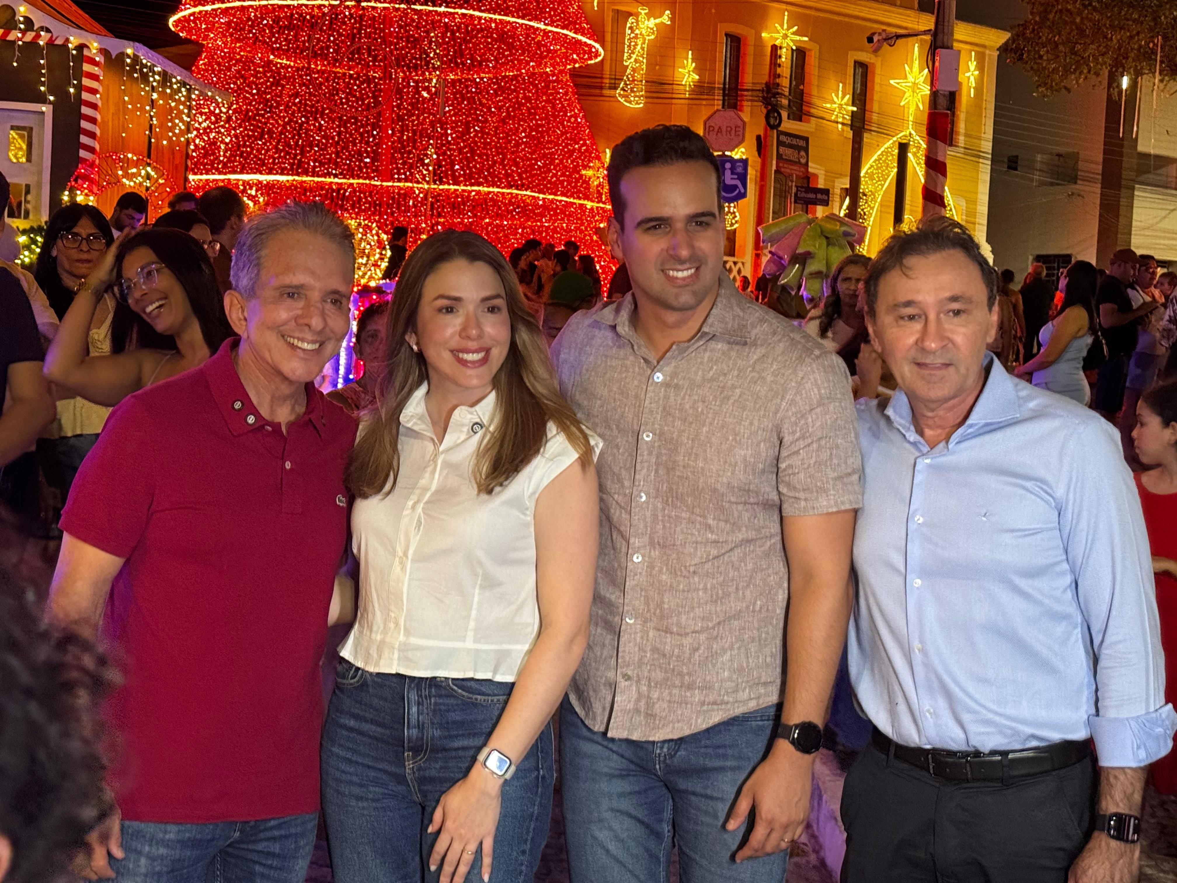 Nabor e Lucas prestigiam encerramento da 1ª ExpoPatos e chegada do Papai Noel