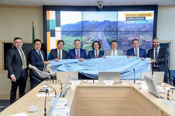 Duplicação da BR-230 de Campina Grande ao sertão é tema de reunião com parlamentares da Paraíba e ministro