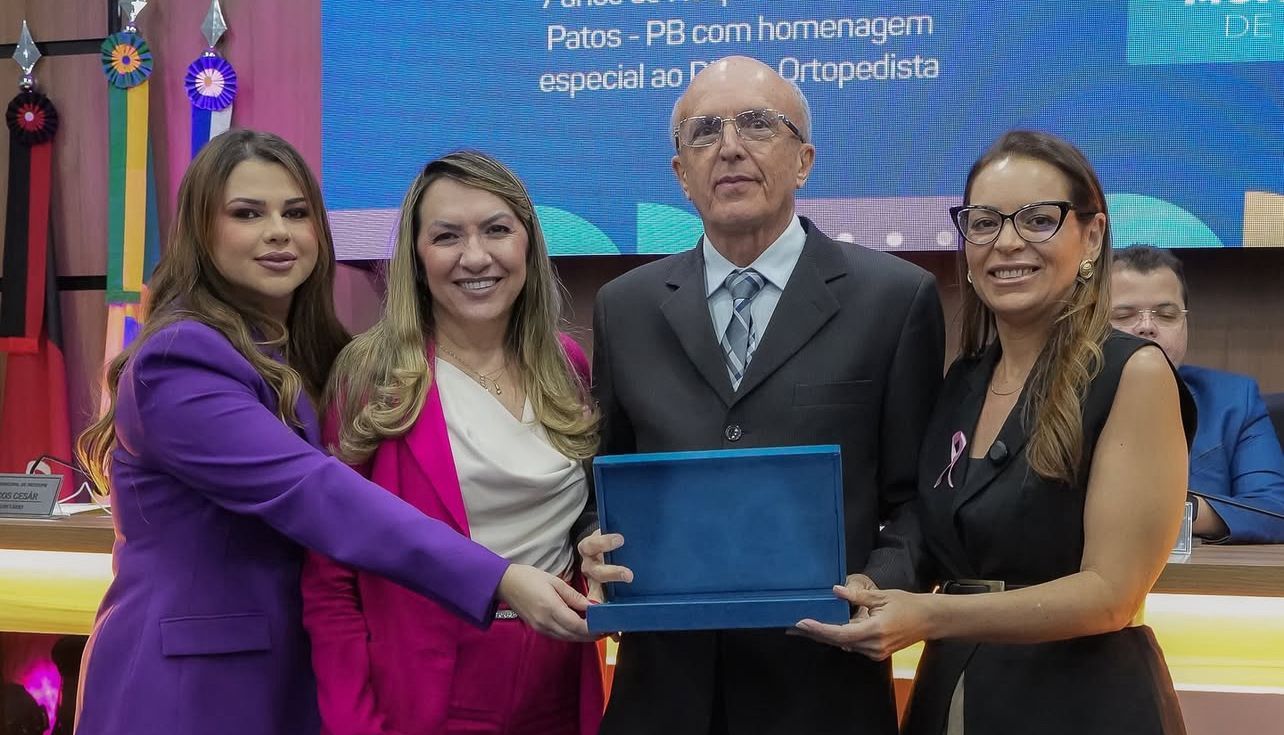 ‘Fico feliz com o reconhecimento’, diz Dr. Geraldo Medeiros após receber homenagem na Câmara de Patos; ouça