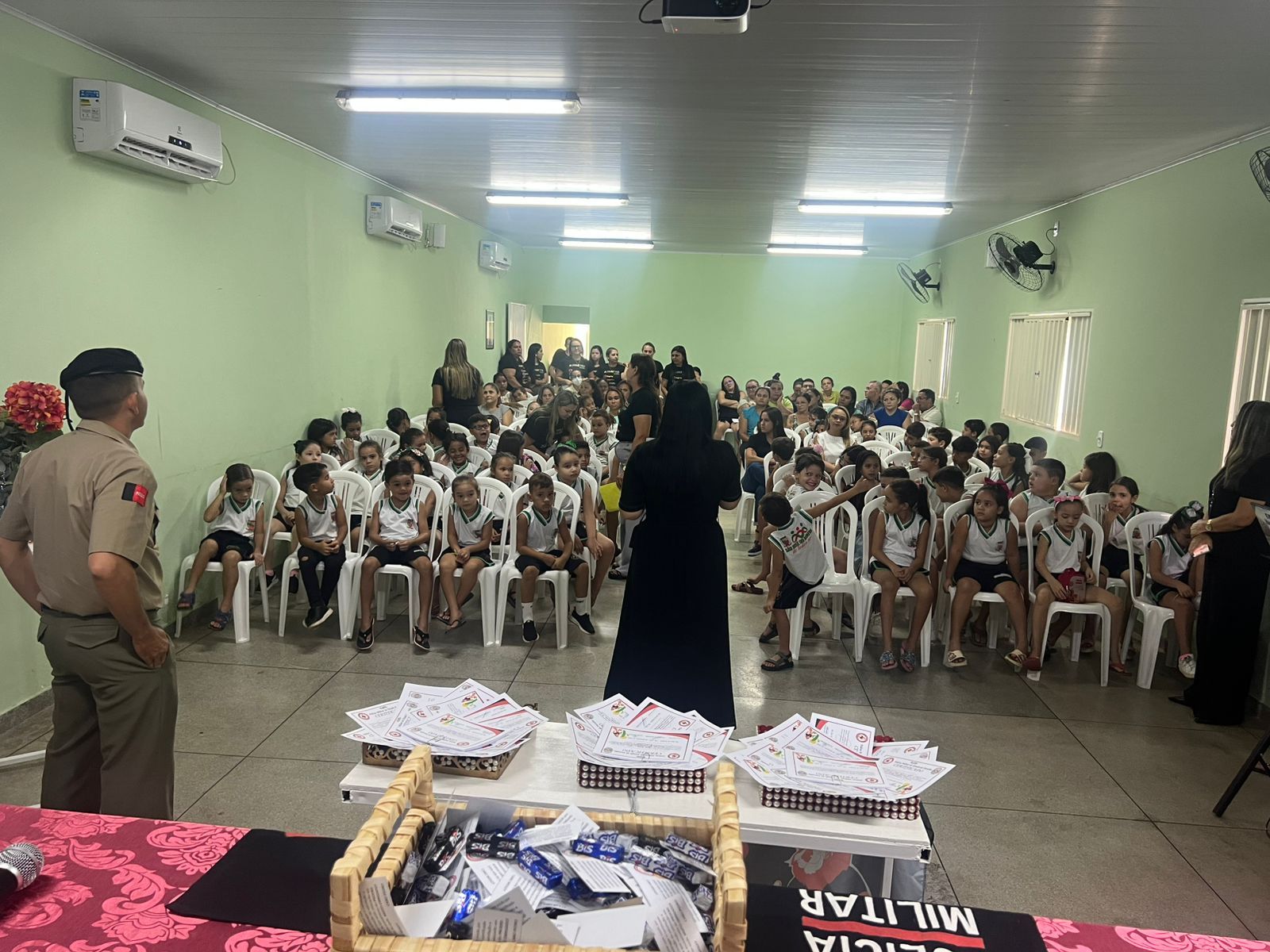 Polícia Militar entrega certificados do PROERD a alunos da rede municipal e reforça parceria com a educação em São José do Bonfim