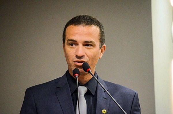 Deputado Dr. Érico completa 42 anos e buscará seu maior desafio na política: ser prefeito de Patos