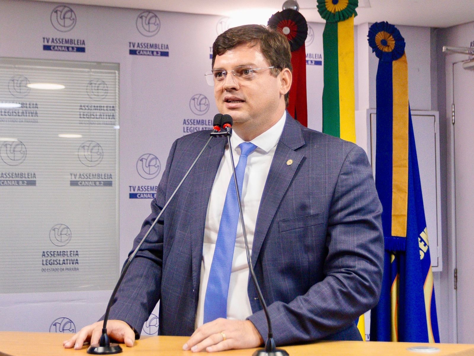 Exclusivo: Após debate sobre Lei que assegura consumidor levar alimentos e bebidas em estabelecimentos, deputado Dr. Taciano explica ao Blog; ouça