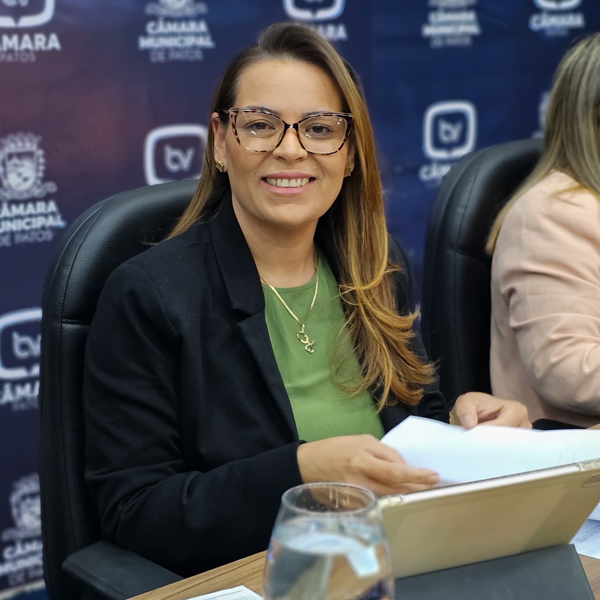 Vereadora Nadir denuncia abandono paterno e cobra responsabilidade dos pais: “Não existe criança sem pai. Existe criança negligenciada.”