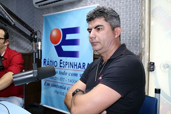 Entrevista: jornalista Jordan Bezerra faz análise sobre política estadual e regional para pleito de 2020