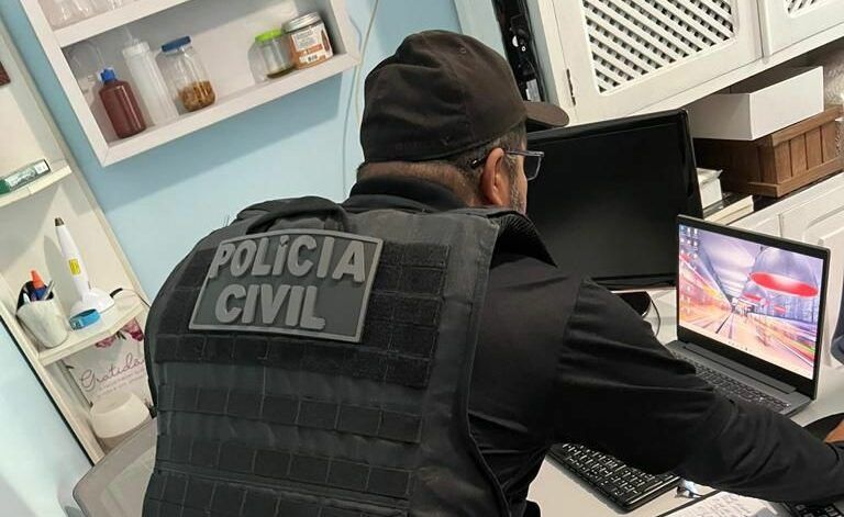 Polícia Civil prende homem em Patos de posse de pornografia infantil; Veja