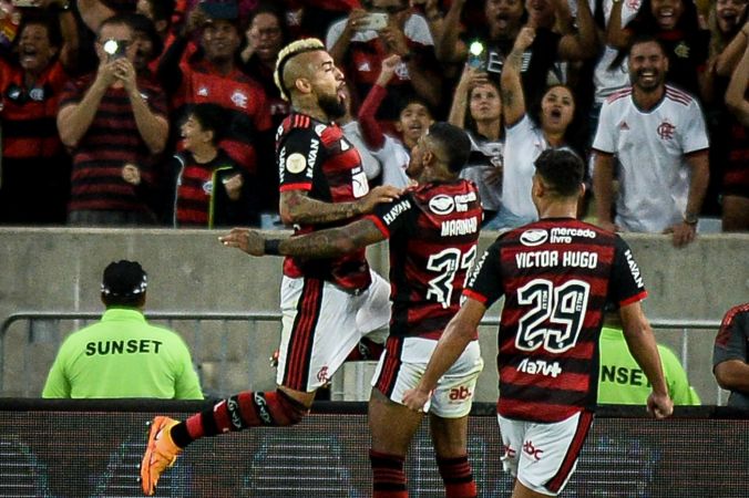 Flamengo goleia Atlético-GO e dorme na 4ª colocação 