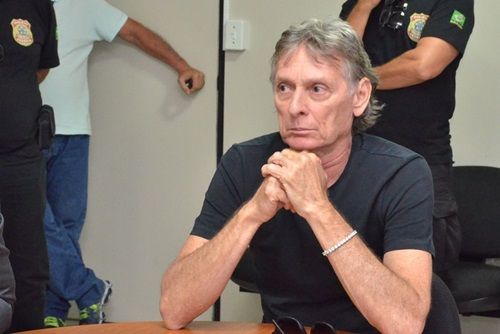 Juiz proíbe Roberto Santiago de receber visitas para evitar ingerência política no processo judicial