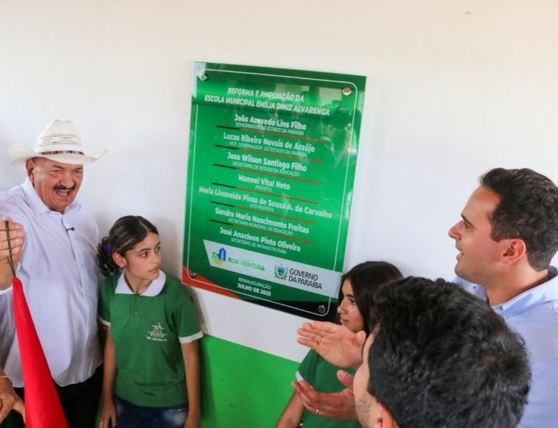 Governo da Paraíba e Prefeitura de Boa Ventura entregam escola reformada e acompanham obras da nova creche