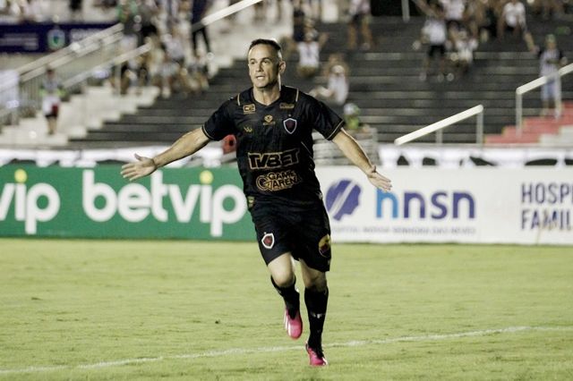 Botafogo-PB derrota o Nacional de Patos e assume a ponta da tabela do Paraibano