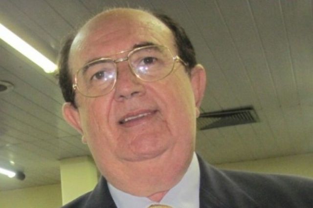 Ex-prefeito Dinaldo Wanderley é novamente intubado em João Pessoa