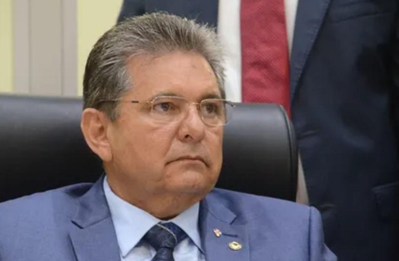 Adriano Galdino desiste da sua pré-candidatura ao governo e anuncia apoio a Lucas Ribeiro; veja