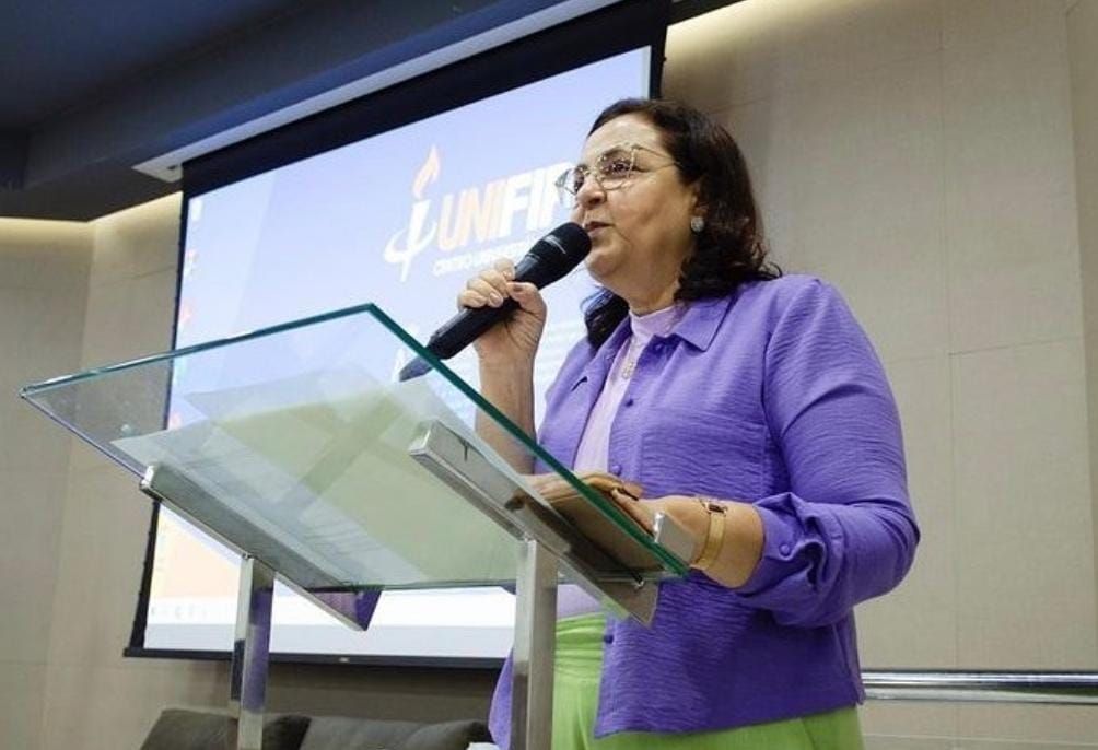 UNIFIP homenageia Virgílio Trindade com nome no Centro de Treinamento; professora Roberta Trindade agradece ao Reitor, João Leuson; ouça