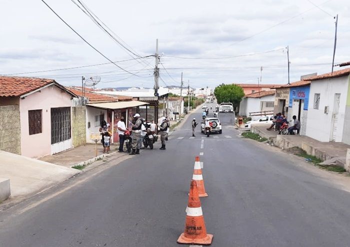 4ª CPTRAN REALIZA OPERAÇÃO NA CIDADE DE PATOS; VEJA