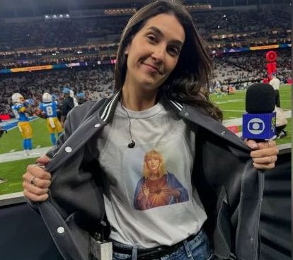 Polêmica nas redes sociais: jornalista Mariana Spinelli é criticada por usar imagem de Maria com o rosto de Taylor Swift
