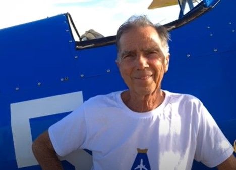 Irmão do tricampeão de Fórmula 1, Nelson Piquet, desembarca no aeroporto de Patos em aerovane da 2° Guerra Mundial; veja