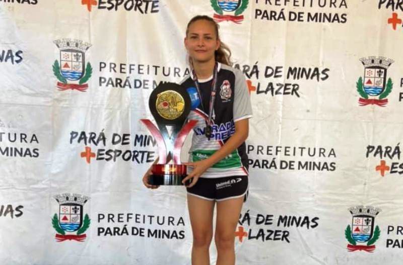 Jovem talentosa Maria Alícia dá show e ajuda a classificar equipe de futsal de São Mamede; veja vídeo