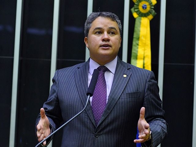 Nome de Efraim Filho ganha musculatura política para disputa no Senado; saiba por que  