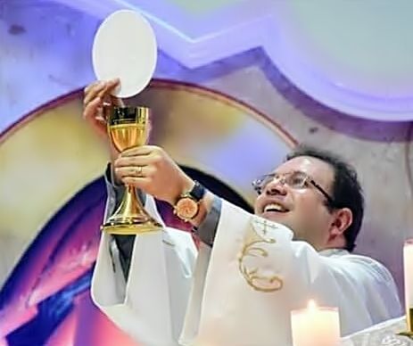 Padre Fabrício Dias Timóteo celebra 11 anos de vida sacerdotal