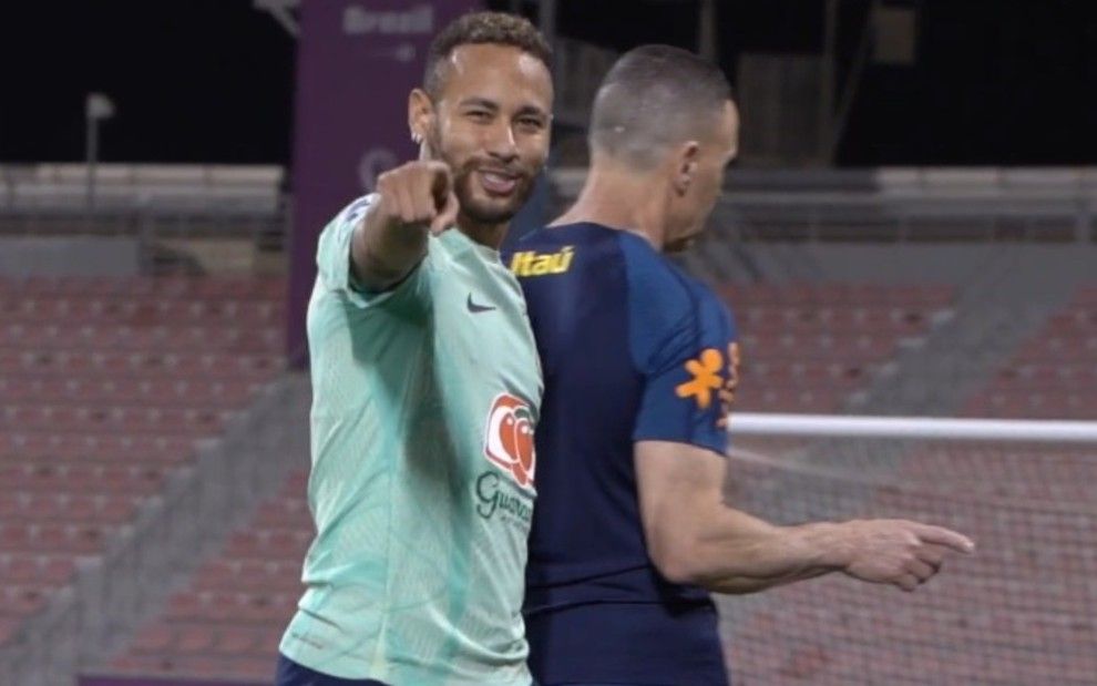 Neymar vai a campo e se aproxima de retorno à seleção nas oitavas de final da Copa do Mundo