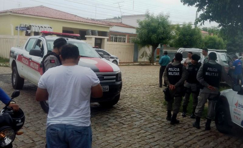 Polícia investiga caso de homem encontrado morto em residência na Rua Vidal de Negreiros, em Patos