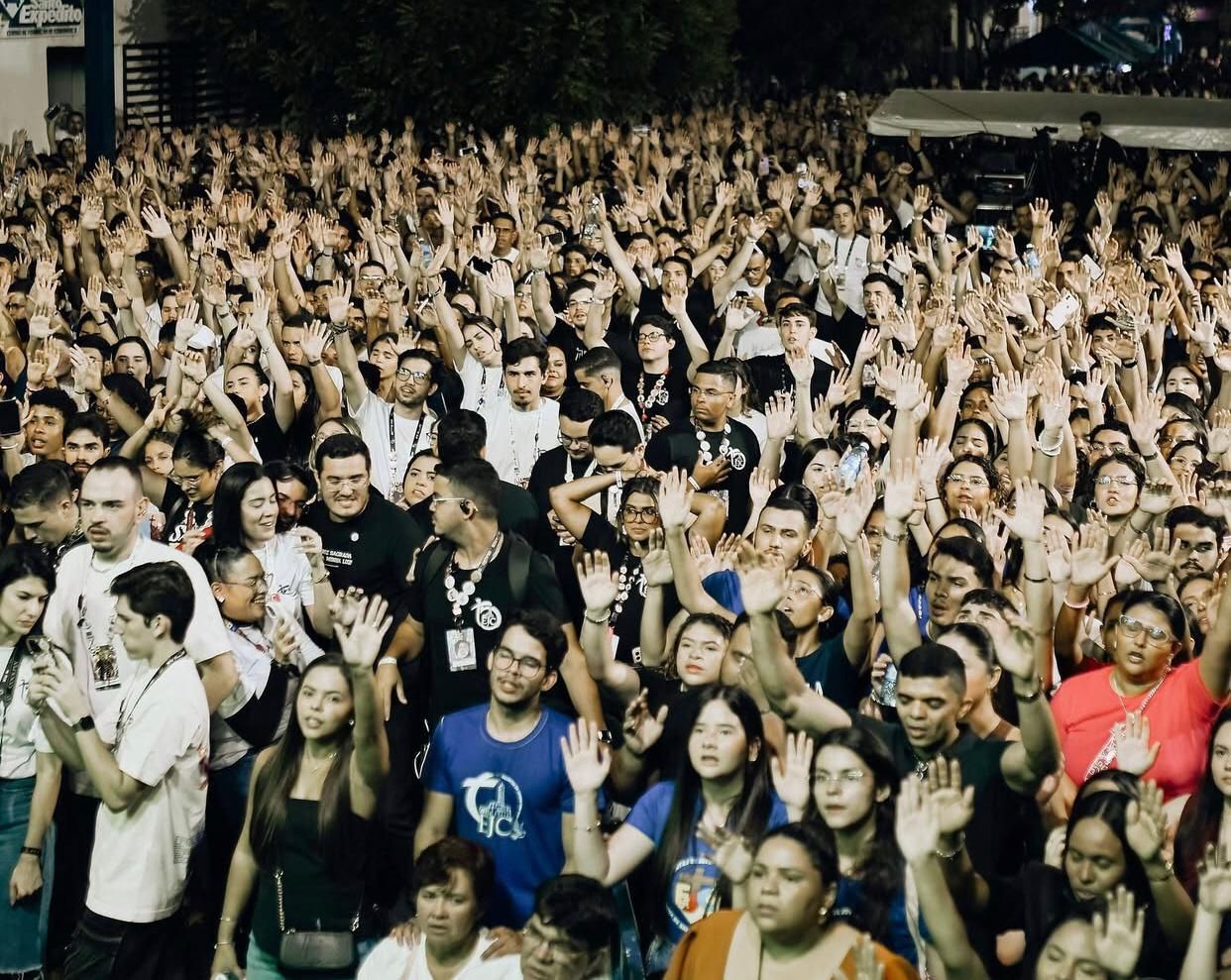 Show da comunidade Colo de Deus marca celebração dos 15 anos do EJC em Patos e reúne jovens de todo o Nordeste